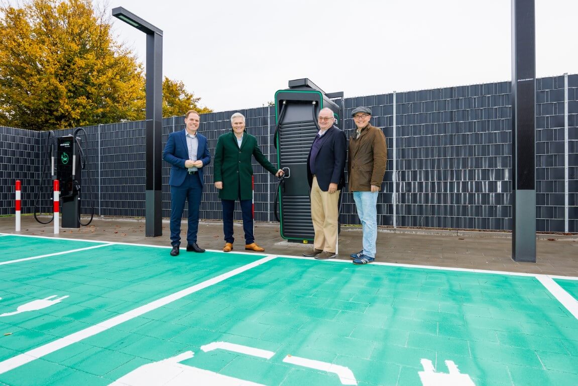 Kooperation von Stadt und privatem Investor beim Ausbau der innerstädtischen Lade-Infrastruktur: Minera nimmt sechs neue Ladepunkte für E-Autos an der Esso Station am Odenwaldring in Betrieb